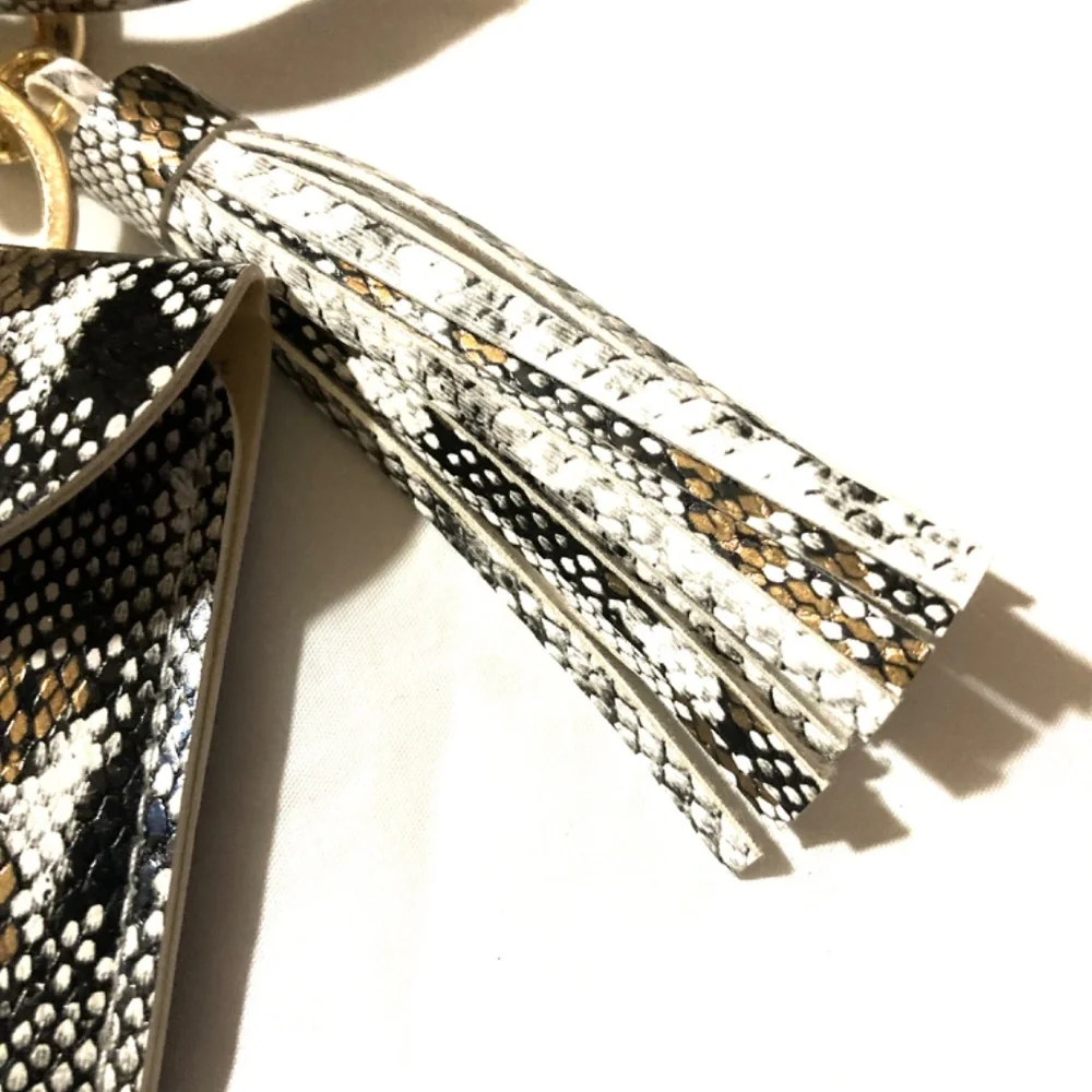 NWOT Reptile Bangle Wristlet - Picture 3 of 6